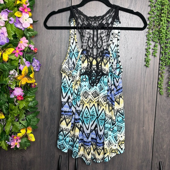 *🌼3/$30🌼Almost Famous Sleeveless Aztec Tribal Print Sleeveless Tank Size M - Picture 6 of 14